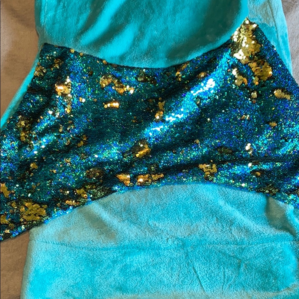 Mermaid tail blanket